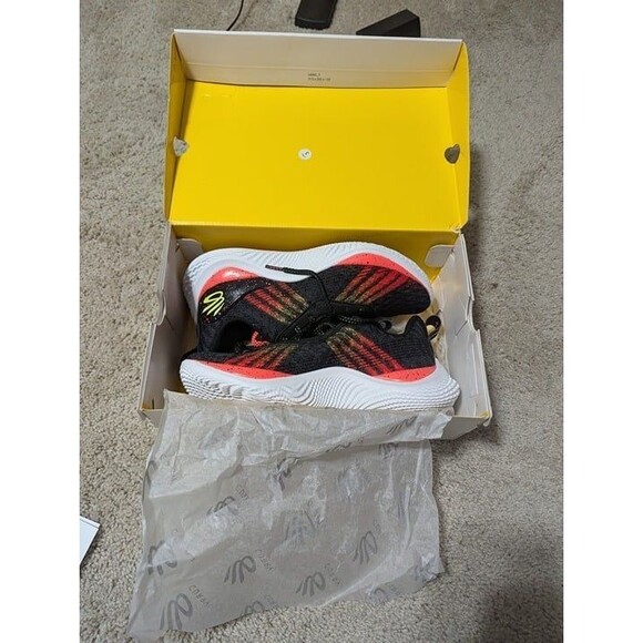 Under Armour Curry 10 - Size Men's 8.5 - Running Shoes - New with Box / Tags - Picture 1 of 5